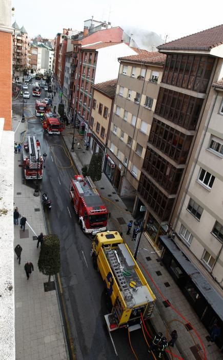 Incendio en un bazar chino de Oviedo.