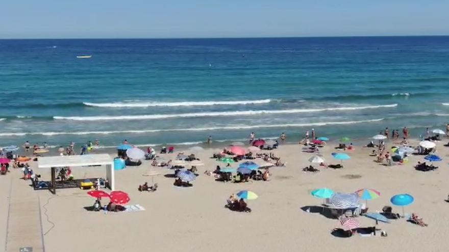 Cala Bosque, sin bañistas por vertidos de aguas fecales