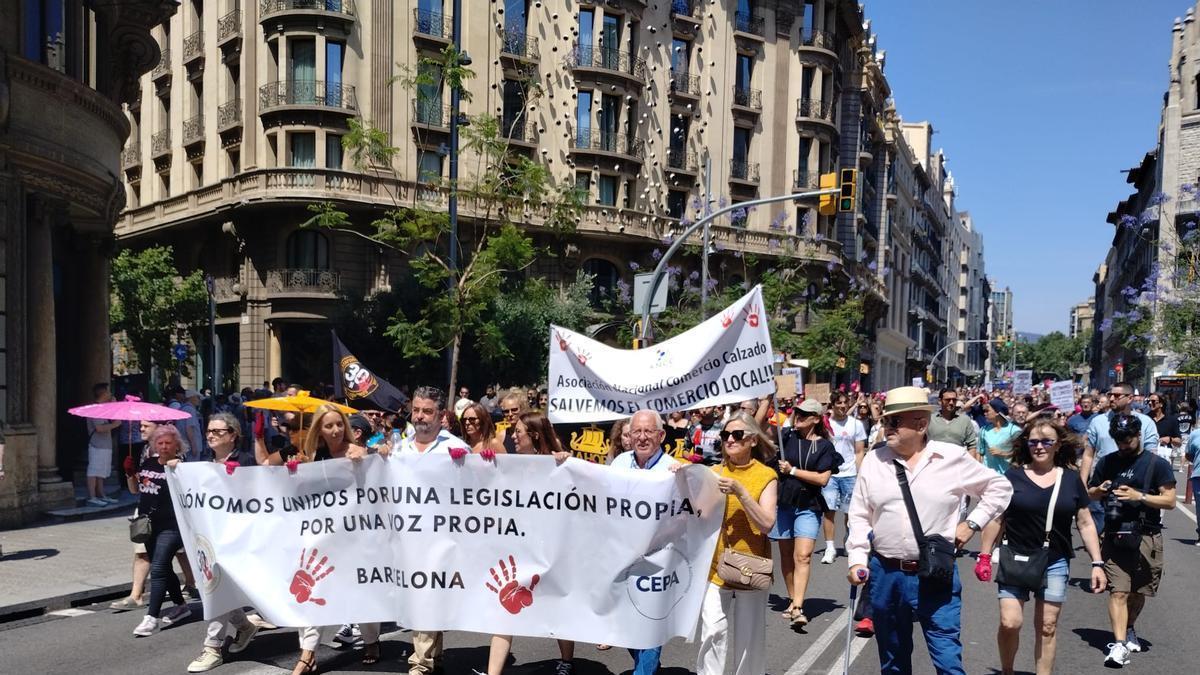 Los manifestantes en una imagen de esta mañana en Barcelona.