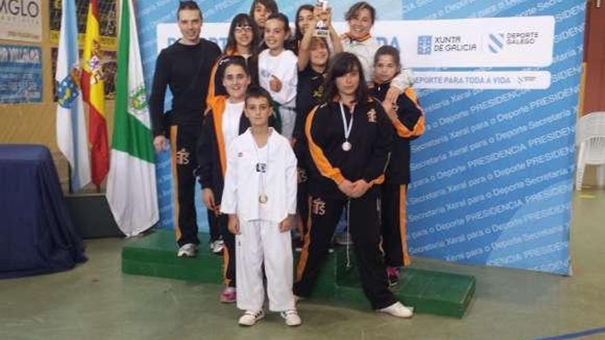 Los deportistas del Mat&#039;s, tras la celebración del torneo.