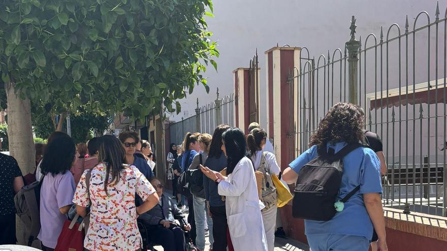 Desalojan un centro de salud de Paterna por un incendio