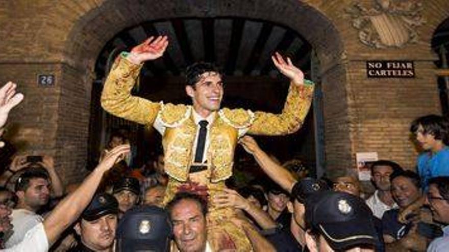 Un importante Alejandro Talavante   abre la puerta grande en Valencia