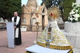 Visita de la Virgen de Lledó al cementerio de Castelló