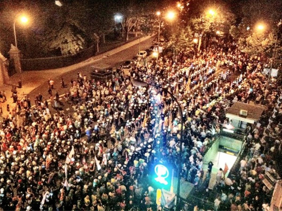 Vista aèria de la protesta. Vista aèria de la protesta.