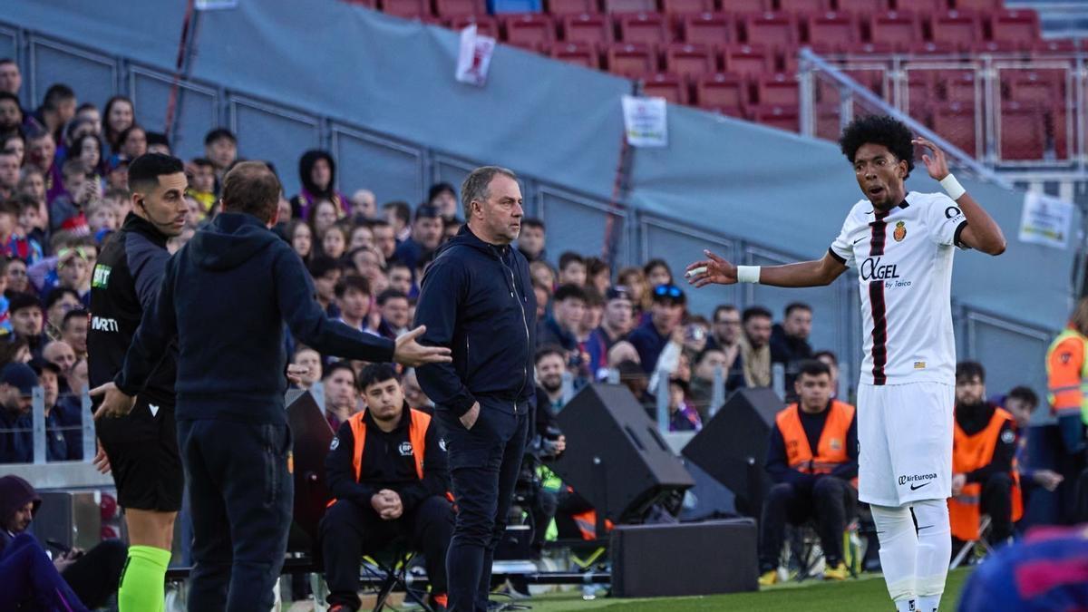 Flick: "Tenemos muchos partidos y todos son jugadores fantásticos y profesionales."