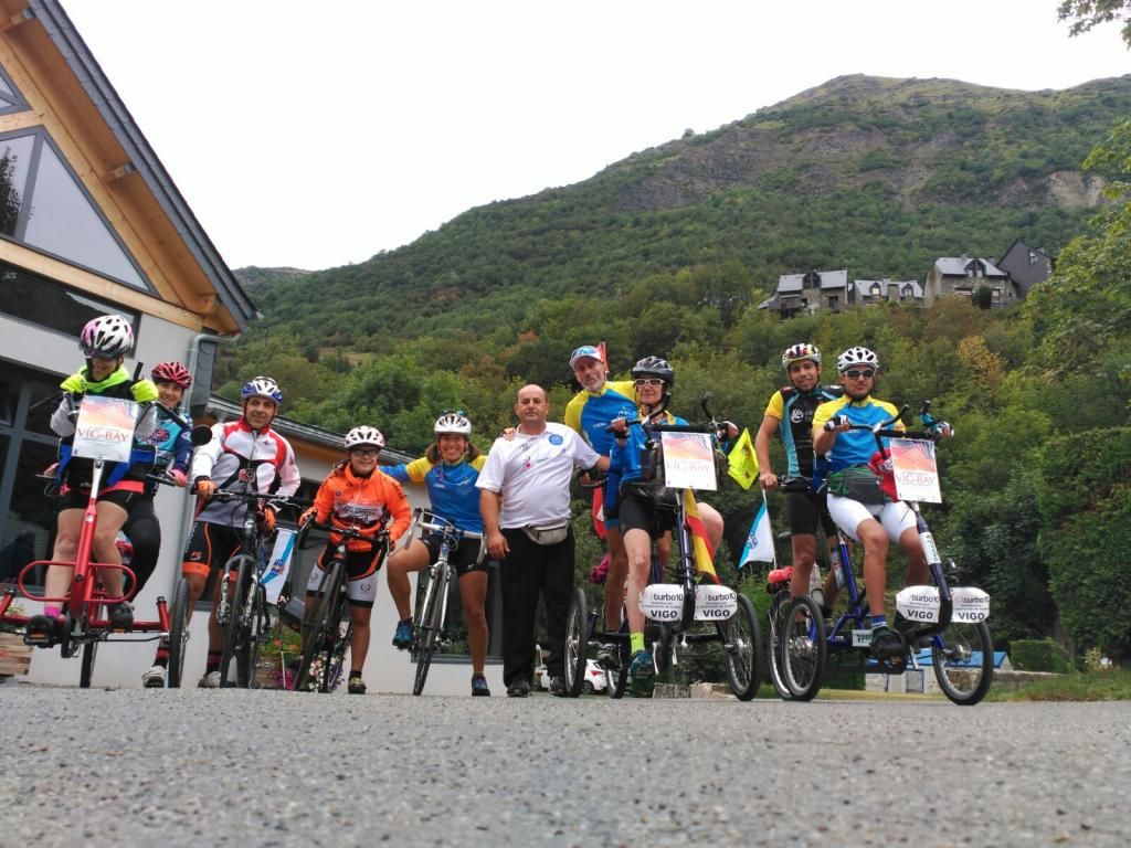 El largo camino solidario del vigués Javier Pitillas, en imágenes