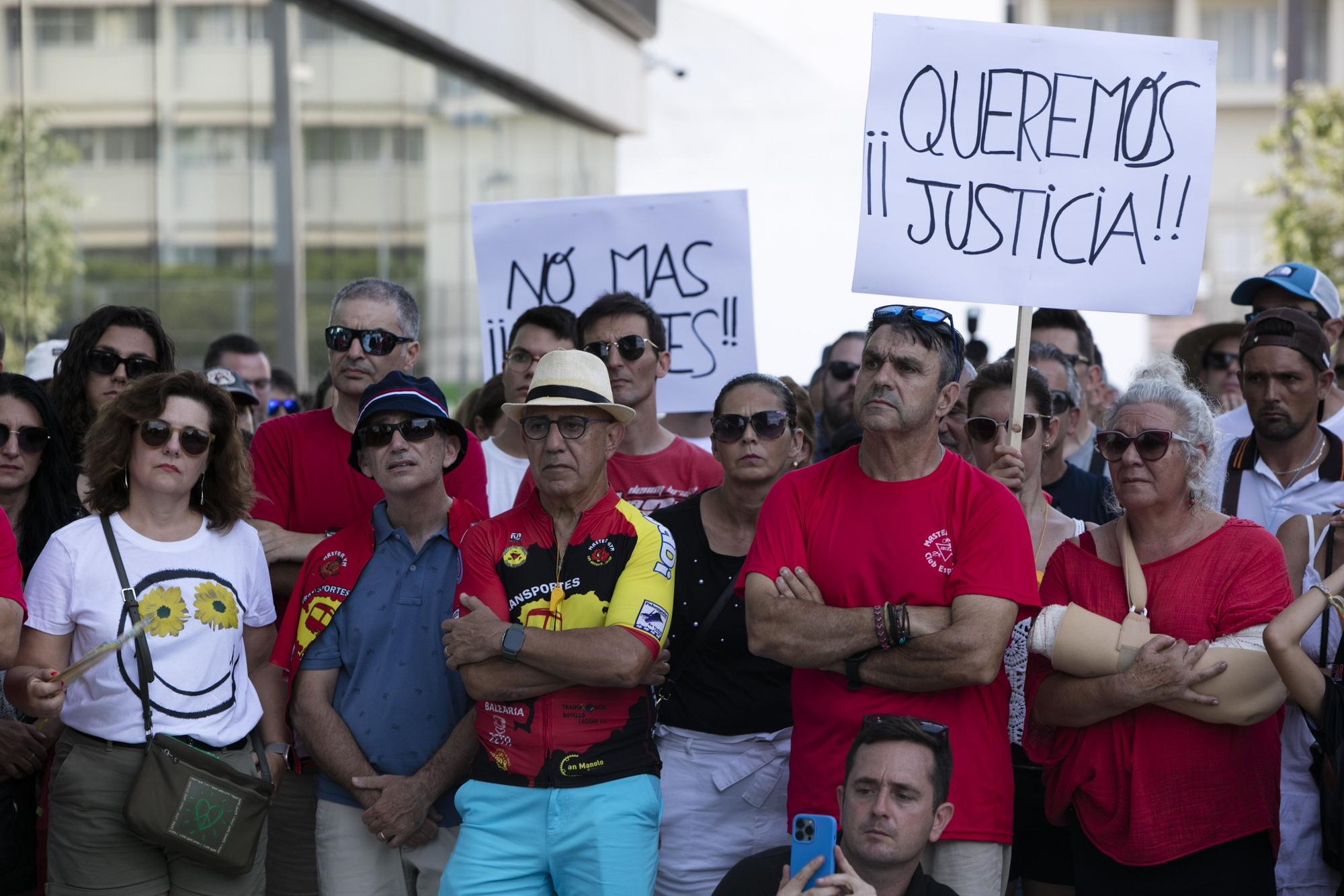 Mira aquí todas las imágenes de la protesta para pedir más seguridad para los ciclistas en Ibiza