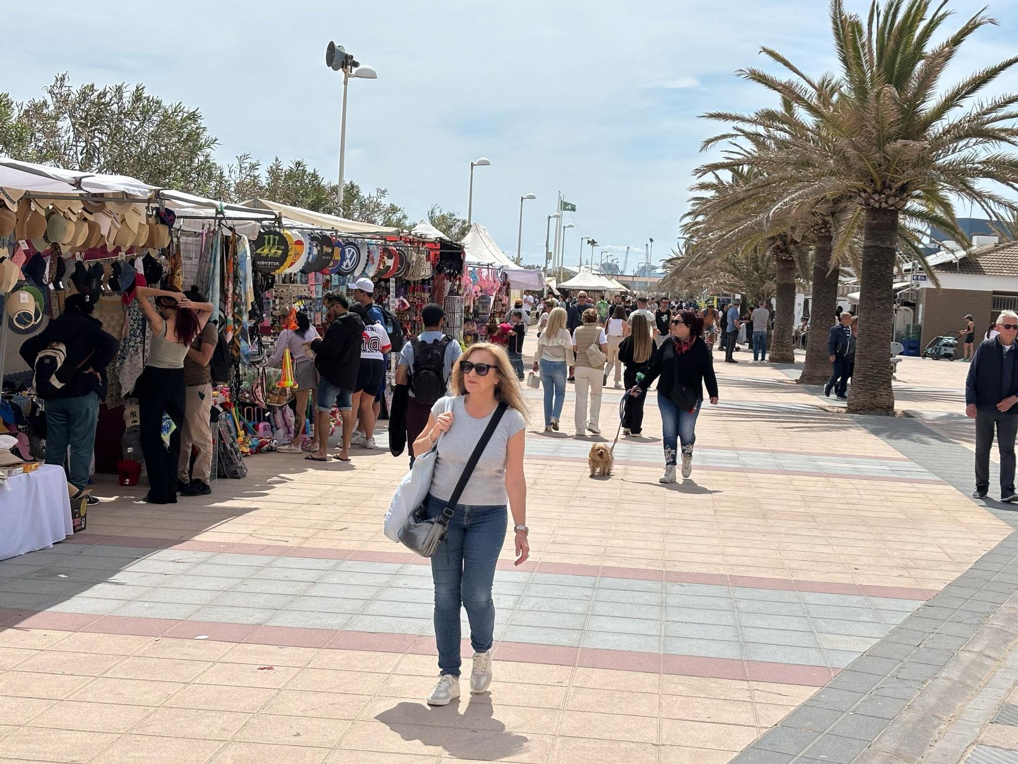 Las buenas temperaturas llenan la costa de Morvedre
