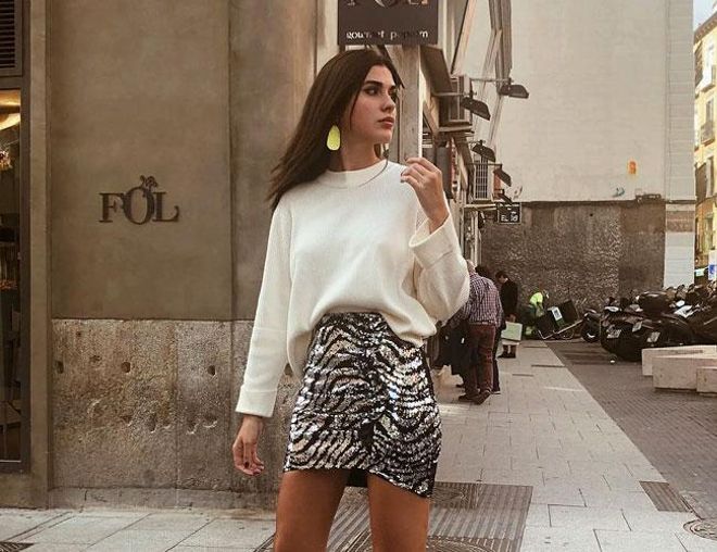 Mery Turiel con look de brillibrilli de Bershka