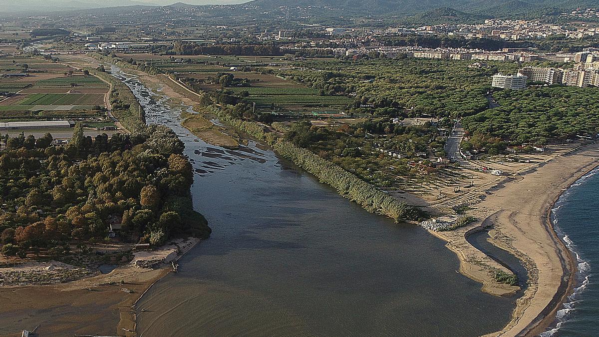 Pla aeria del delta de la Tordera després del temporal Gloria en una imatge d&#039;arxiu