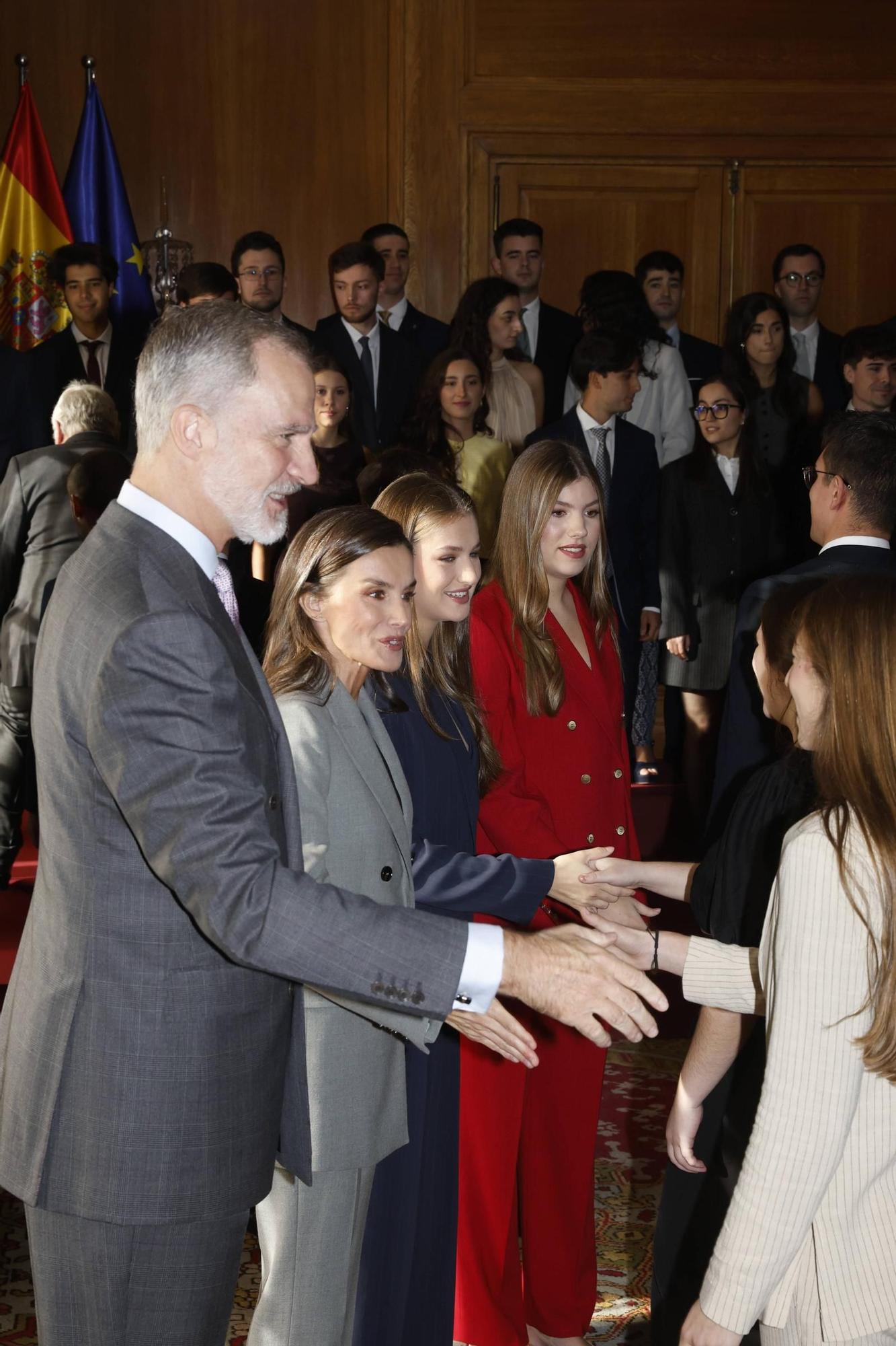 EN IMÁGENES: Así ha sido el encuentro de la Familia Real con  Premios Fin de Grado 2024 de la Universidad de Oviedo
