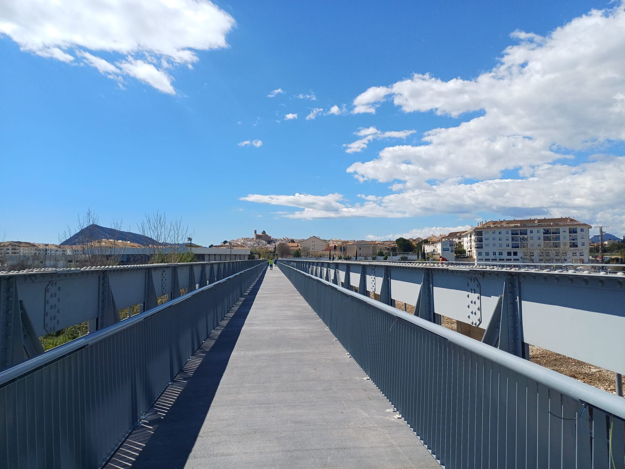 Así es la nueva pasarela peatonal del viaducto sobre el río Algar de Altea
