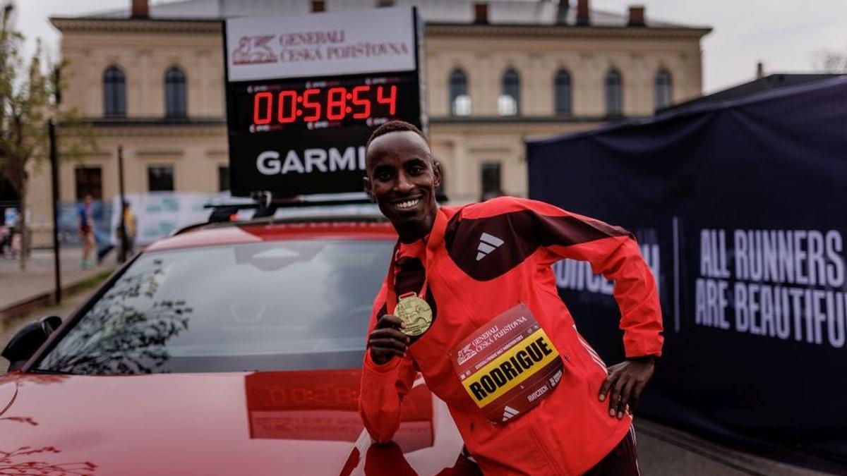 Rodrigue Kwizera (Facsa Playas de Castellón) también domina en el medio maratón