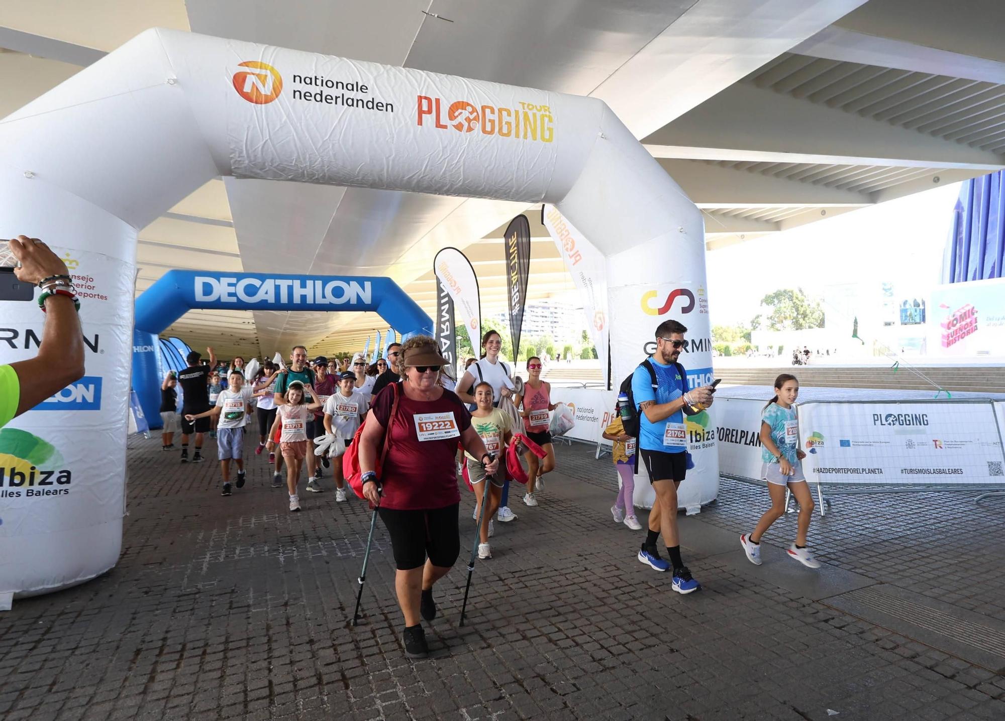 Nationale-Nederlanden Plogging Tour en Valencia que inaugura la Semana Europea del Deporte