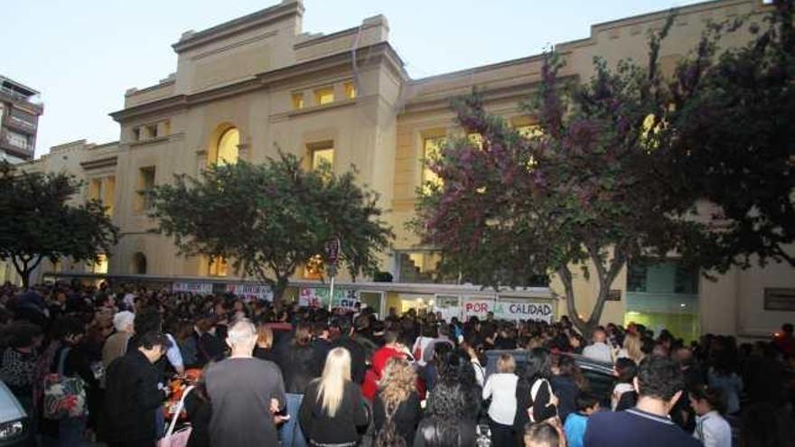 Protesta en abril para evitar la retirada de los docentes.