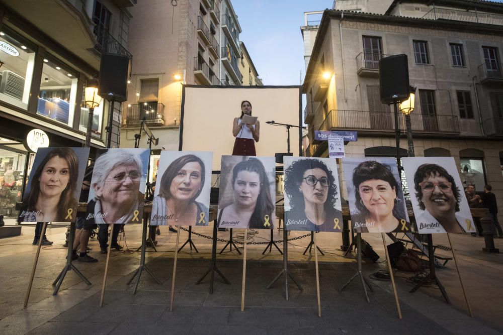 Clam contra l'empresonament i exili de polítiques, a Manresa