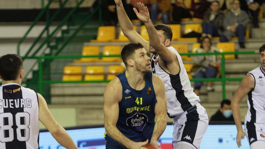 El Club Ourense Baloncesto se hunde en la recta final