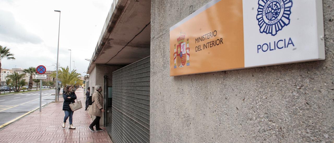 Imagen de la Comisaría Nacional de la Policía Nacional de Castelló donde se tramita la protección para los refugiados.