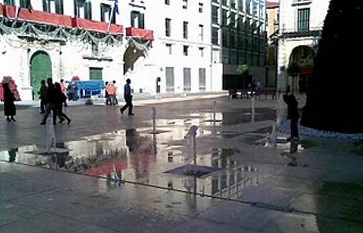 Alicante Vivo ve un "exceso de charcos"