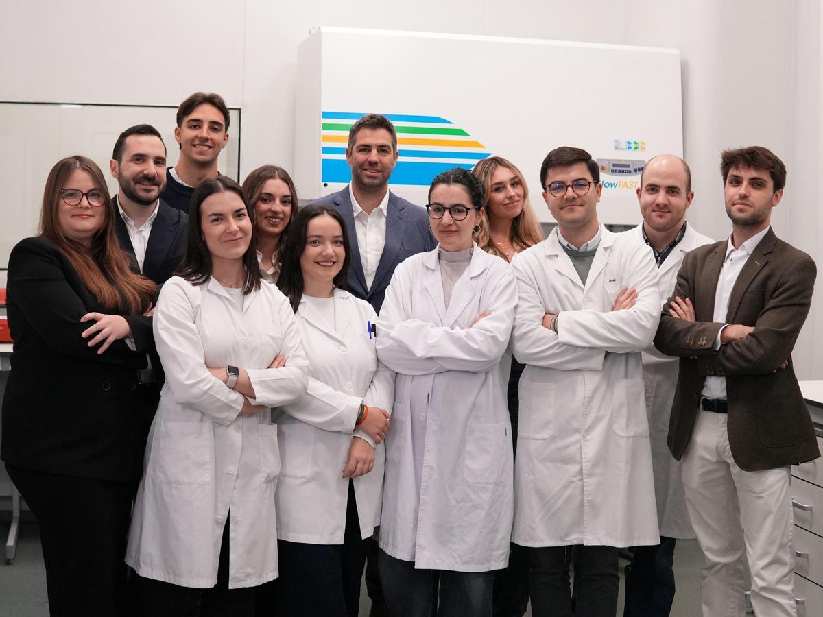 La mayor parte del equipo de la empresa sevillana Foodimental, de investigación biotecnológica al servicio del sector agrícola y de la industria agroalimentaria.