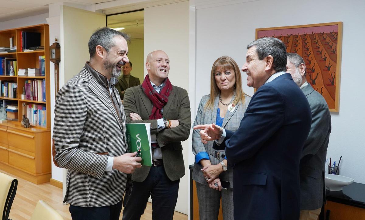 El consejero Carriedo antes de su reunión con Vox.