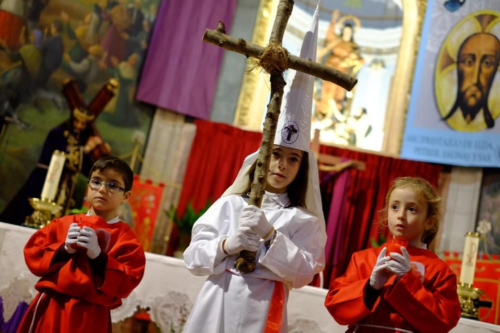 Via Crucis en versión infantil en Sax