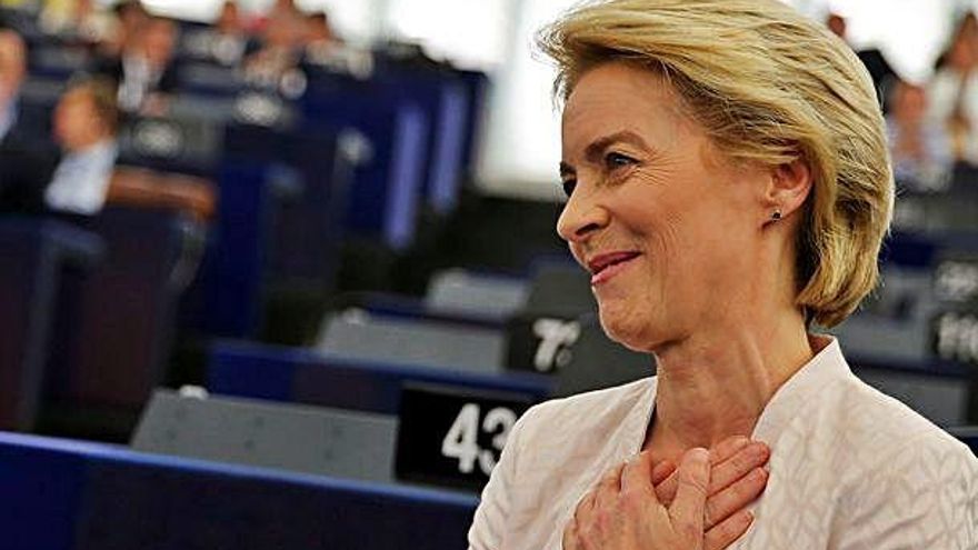 Ursula von der Leyen succeirà Juncker el novembre