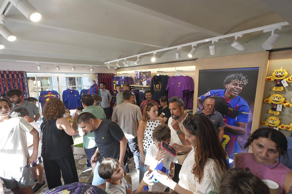 Les imatges de la inauguració de la botiga del Barça