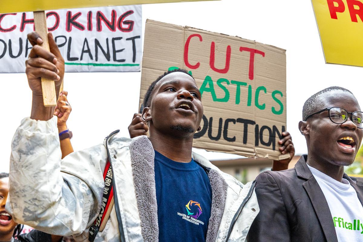 Protestas a la entrada de la reunión en Nairobi