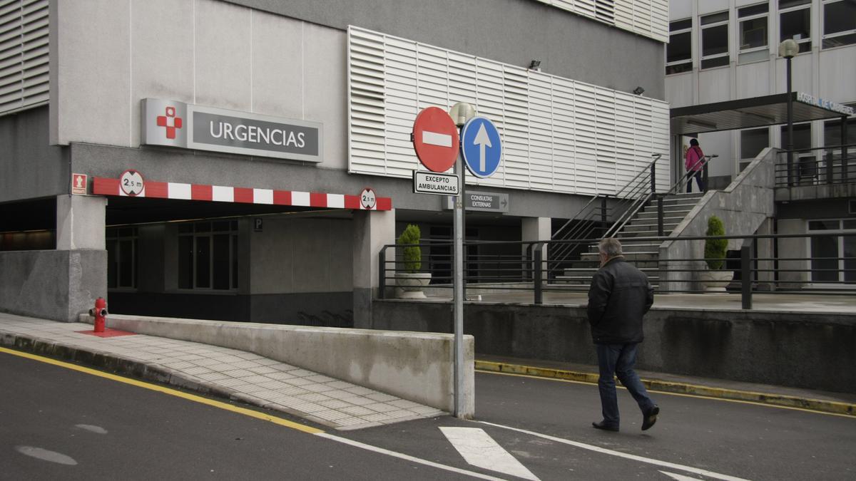 Entrada a Urgencias del Hospital de Cabueñes.