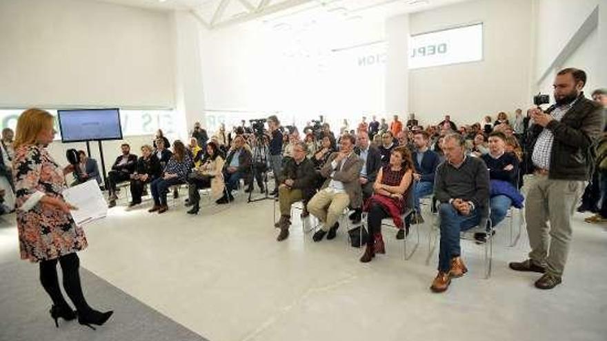 Acto de Carmela Silva, en el vivero de empresas de Barro.