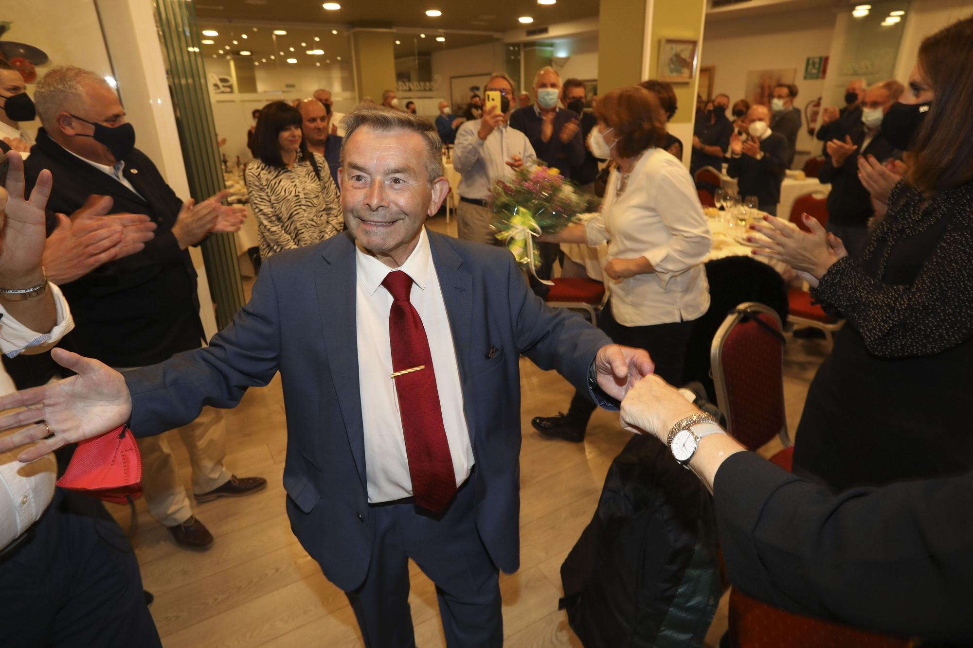 Homenaje del fútbol avilesino a Maxi González Asprón por su retirada