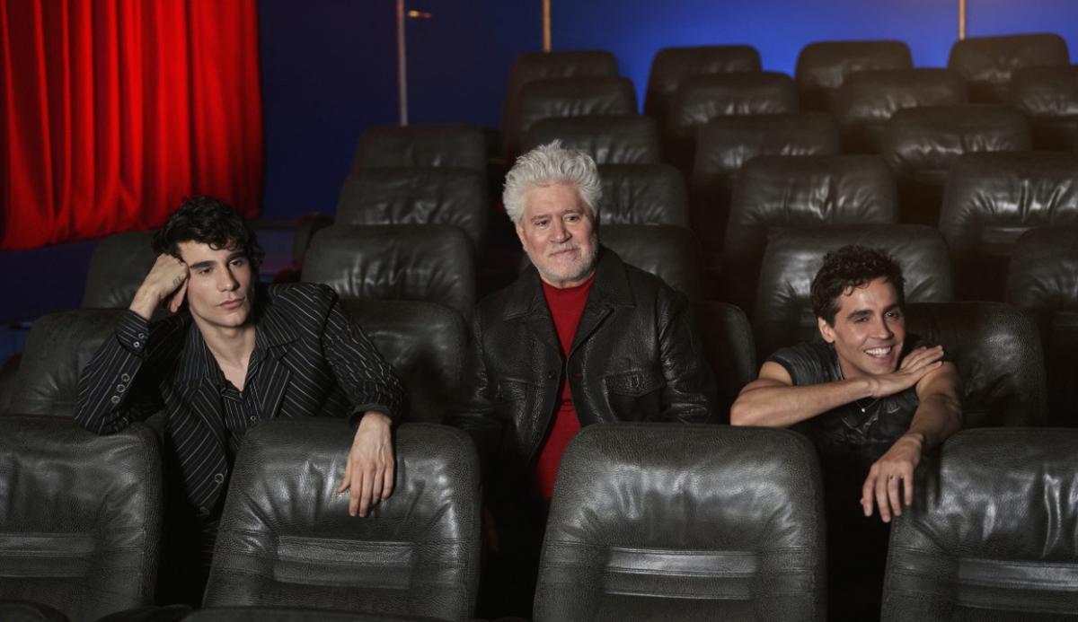 Los Javis con Pedro Almodóvar
