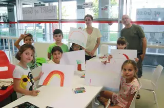 ‘Coradrones’ de papel para Palestina