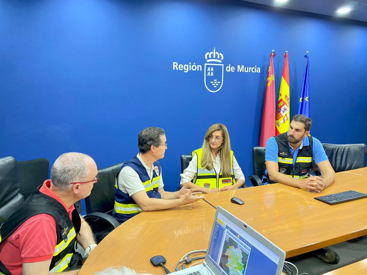El vicepresidente regional, José Ángel Antelo, hizo seguimiento de las incidencias desde el Centro de Coordinación de Emergencias de la Región.
