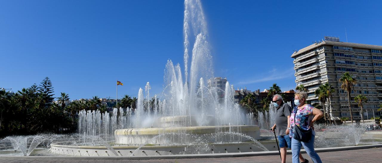 Recepción linda capa El juez obliga a Las Palmas de Gran Canaria a pagar por el mantenimiento de  las fuentes en 2018 y 2019 - La Provincia