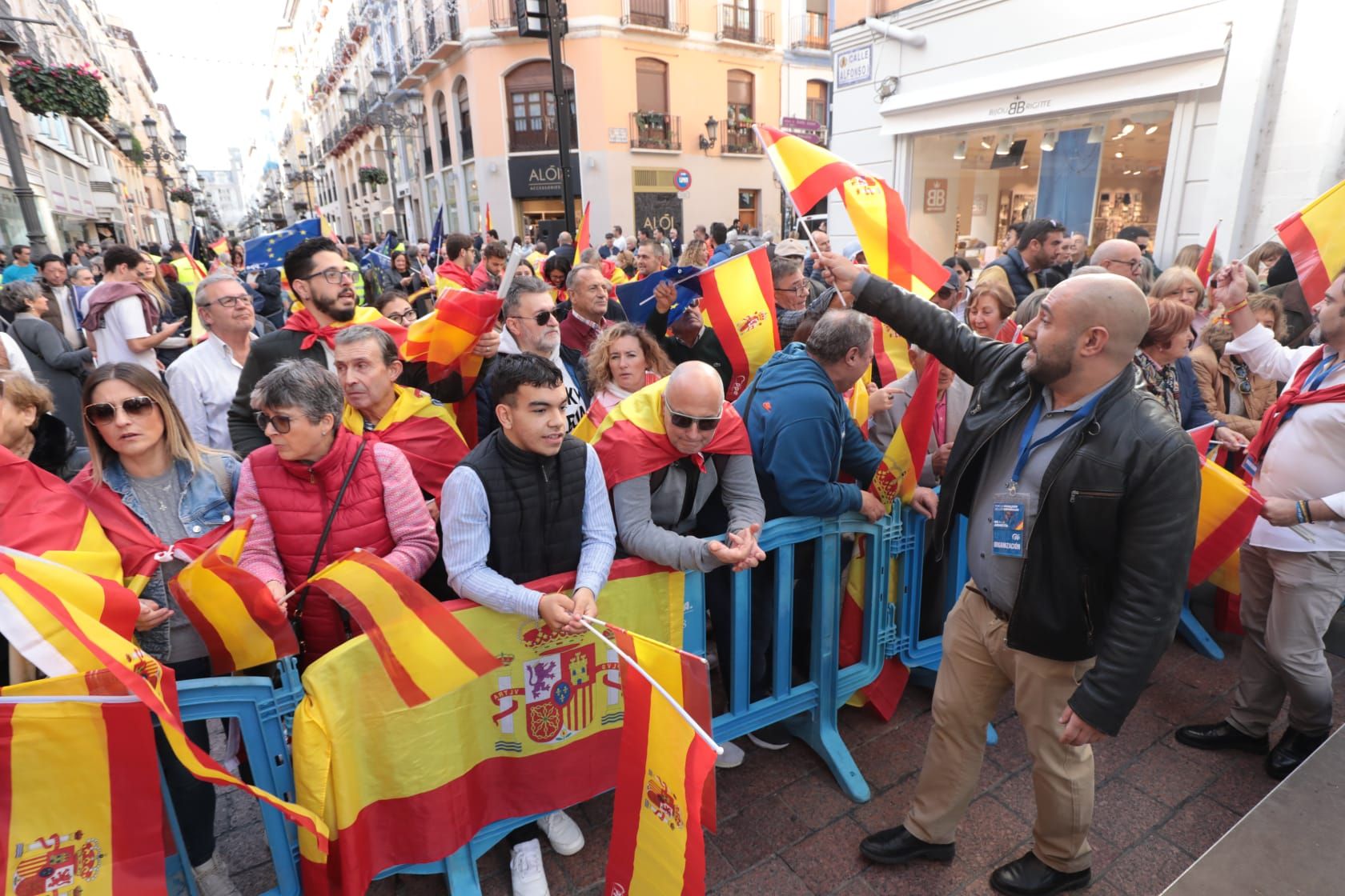 En imágenes | Manifestación del PP contra la amnistía en Zaragoza