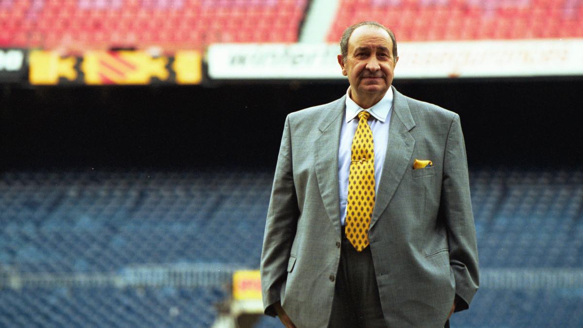 Jesús Gil, en una visita al Camp Nou