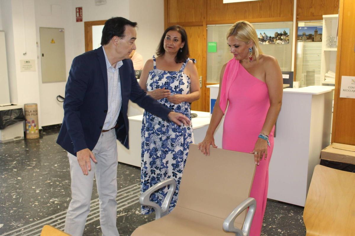 FOTOGALERÍA | La consejera Elena Manzano visita el edifico de Servicios Fiscales de Badajoz tras las obras de accesibilidad FOTOGALERÍA | La consejera Elena Manzano visita el edifico de Servicios Fiscales de Badajoz tras las obras de accesibilidad