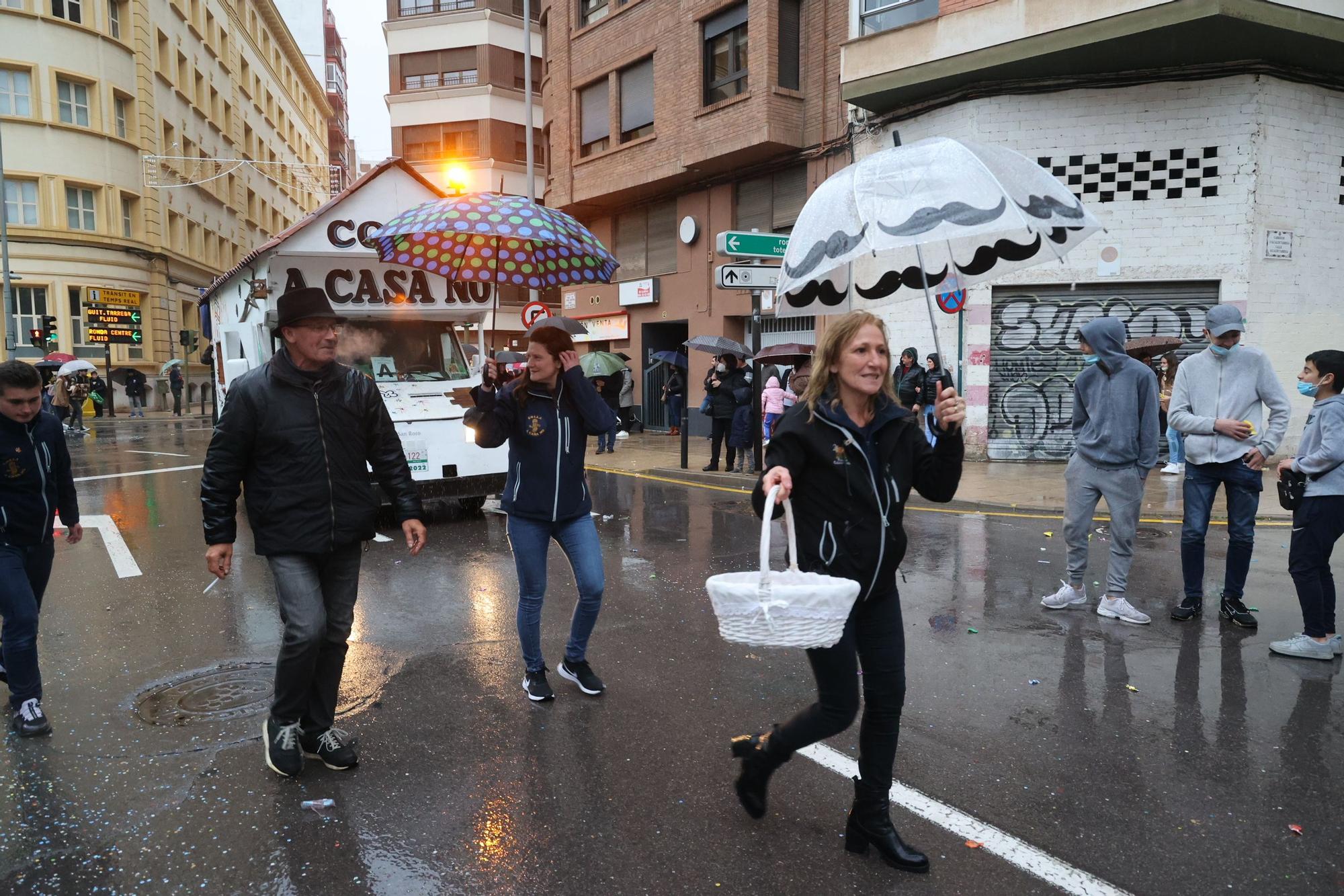 Las mejores imágenes del desfile de carros engalanados y collas de la Magdalena