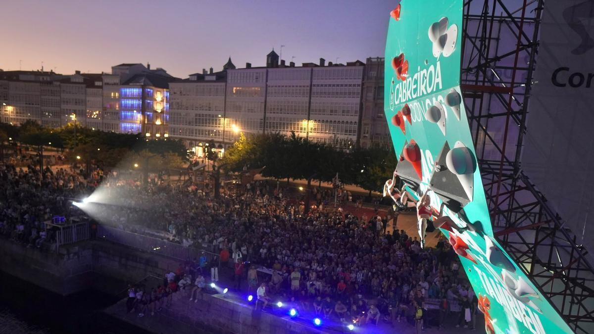 GRAVITEO se salta las leyes de la física en una multitudinaria jornada en A Coruña