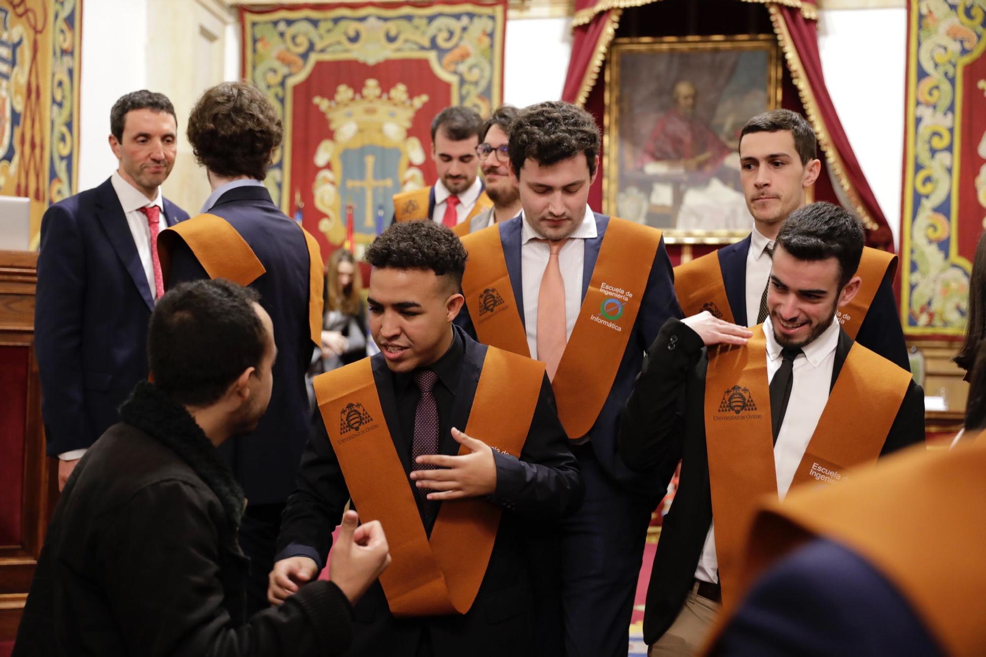 EN IMÁGENES:  Así fue la ceremonia de graduación de la Escuela de Ingeniería Informática de Oviedo