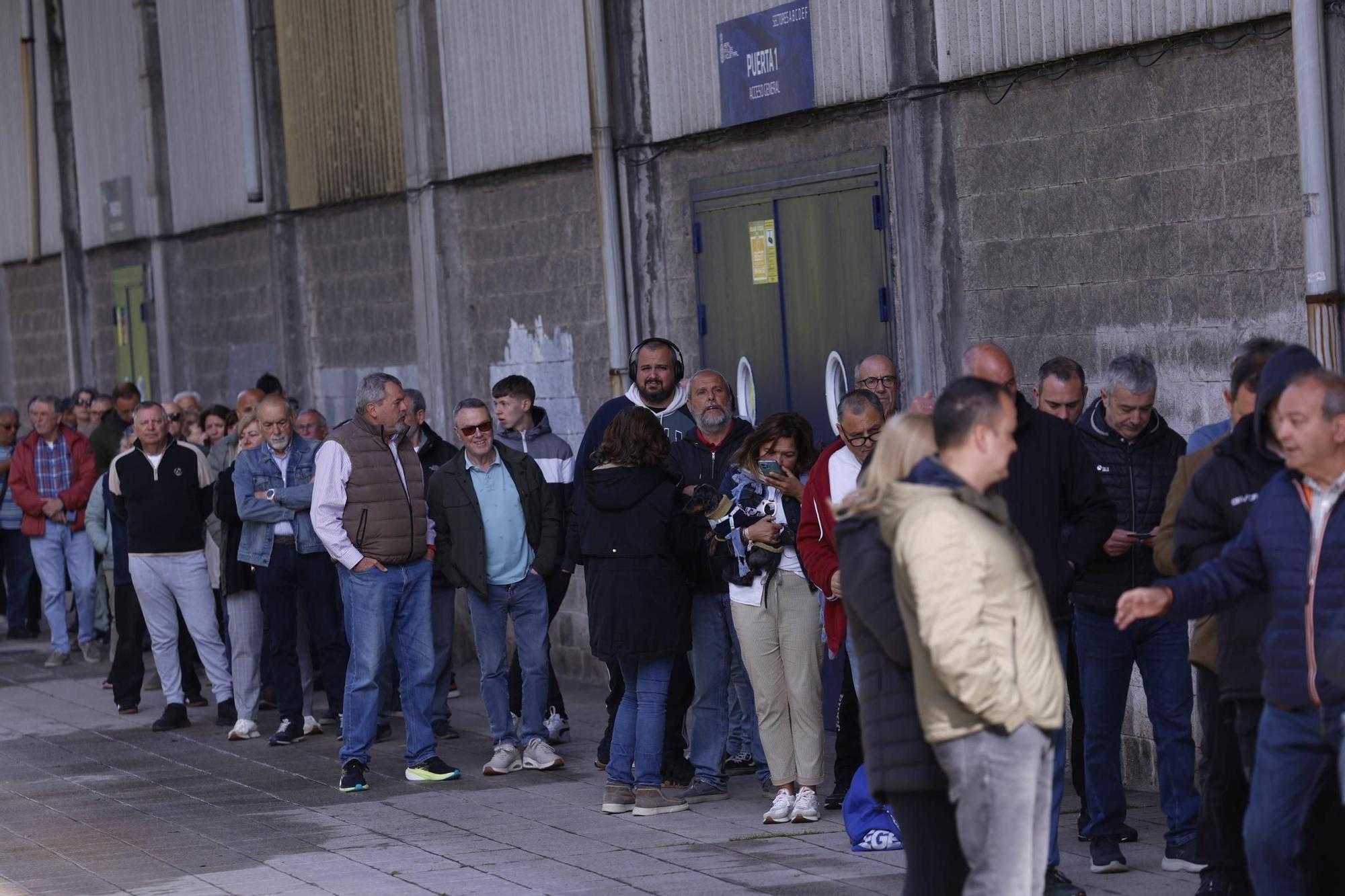 Colas en el Suárez Puerta para el duelo del Avilés frente al Antoniano con el sueño de sueguir adelante en la pelea por el ascenso