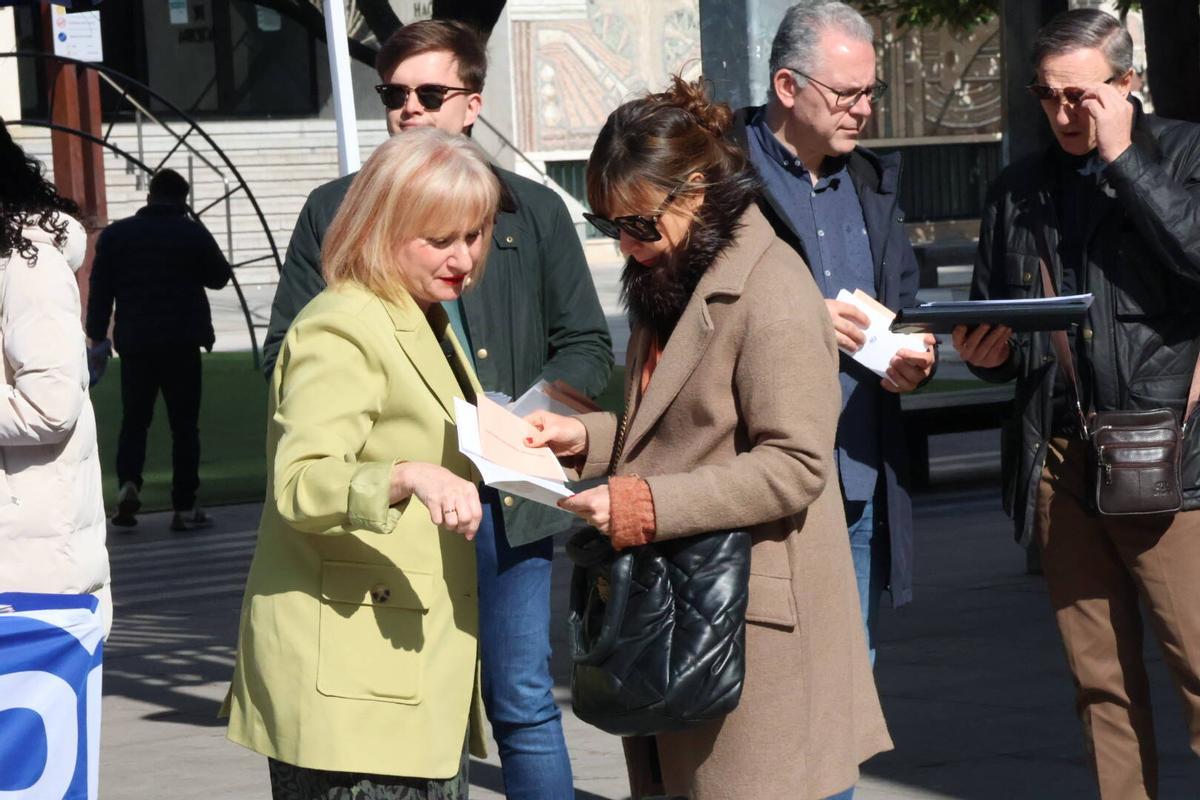 Leticia García Sánchez, cabeza de lista del Partido Popular de Zamora durante la Mesa Electoral.