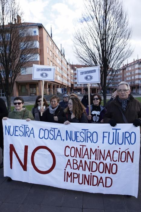 Concentración por un aire limpio frente a la sede de la EMA antes de la reunión de la Comisión de Seguimiento