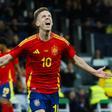 Olmo celebra el gol marcado con España ante Brasil