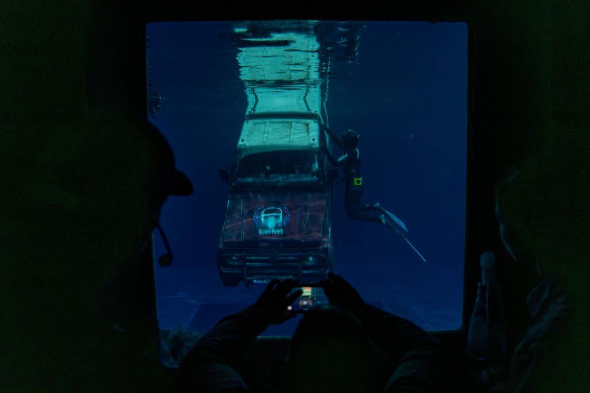 La "ventana del director" desde donde rodar los clips submarinos de la piscina.