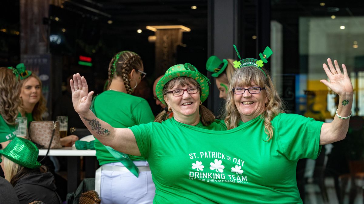 Británicos celebran Saint Patrick&#039;s Day en Benidorm.