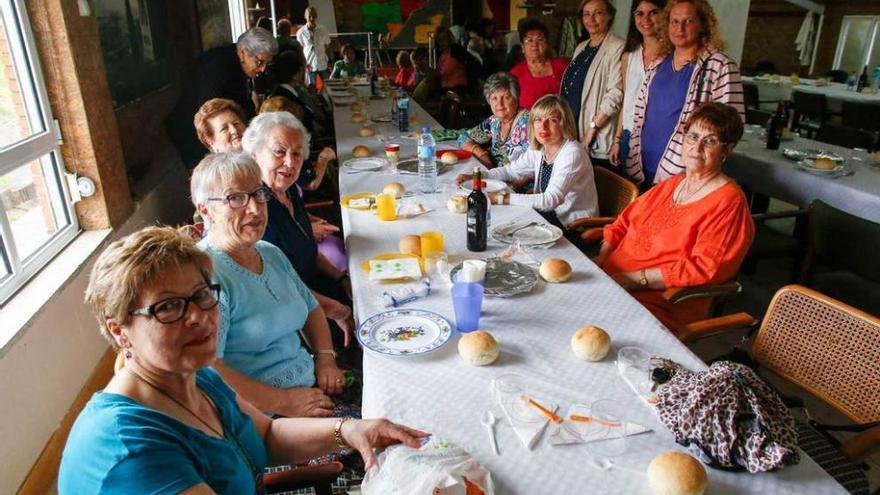 Las amas de casa de Valliniello, de fiesta