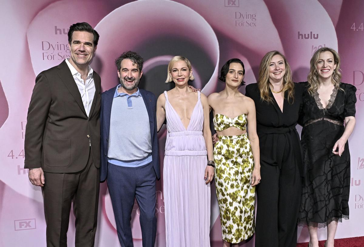 Rob Delaney, Jay Duplass, Michelle Williams, Jenny Slate, Liz Meriswether y Kim Rosenstock en el estreno de 'Dying for Sex' en Nueva York.